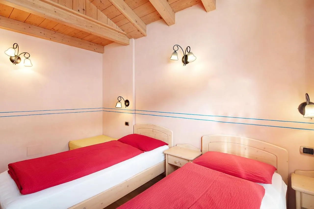 Chalet Betty Appartamento Larasc Livigno Italien